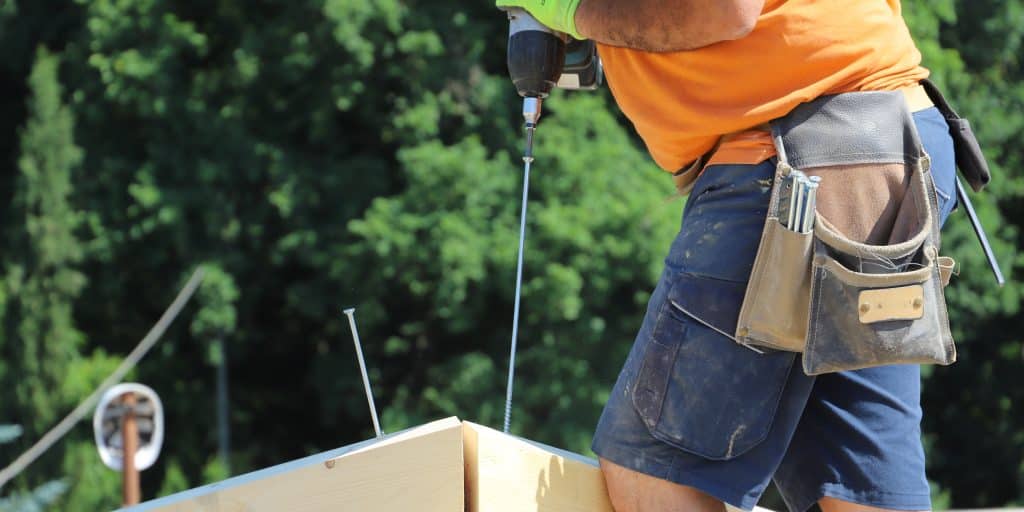 Asphalt Shingles vs. Metal Roofing for Asheville Homes: A Complete Comparison